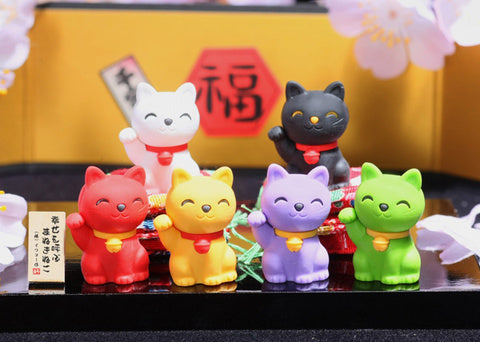 LUCKY CATS